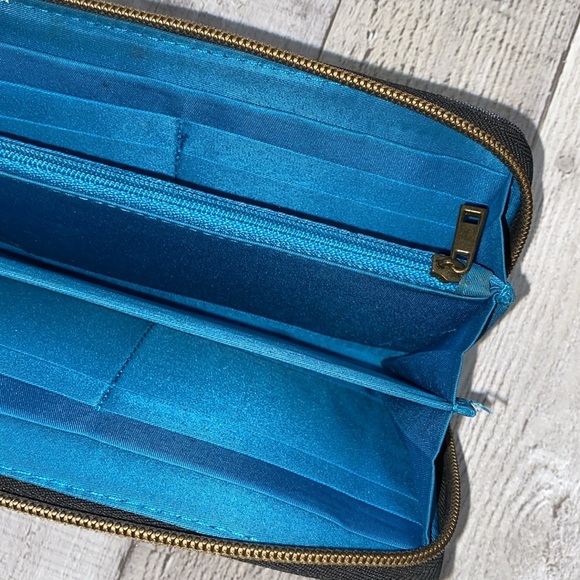 Travelon black & grey leopard print wallet - Picture 10 of 11